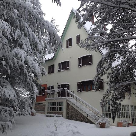 B&B Gli Scoiattoli Rocca di Mezzo Ngoại thất bức ảnh