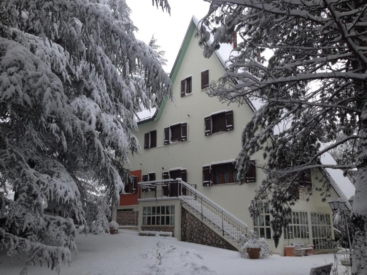 B&B Gli Scoiattoli Rocca di Mezzo Ngoại thất bức ảnh